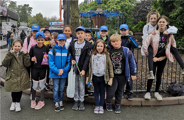 Leam Regency Rotary Drayton Manor Trip