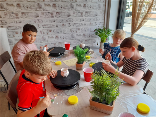 Young Carers get creative with Pottery Painting!
